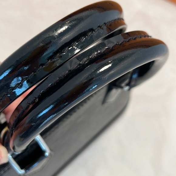 Louis Vuitton Epi Electric Alma BB crossbody bag - Picture 4 of 15